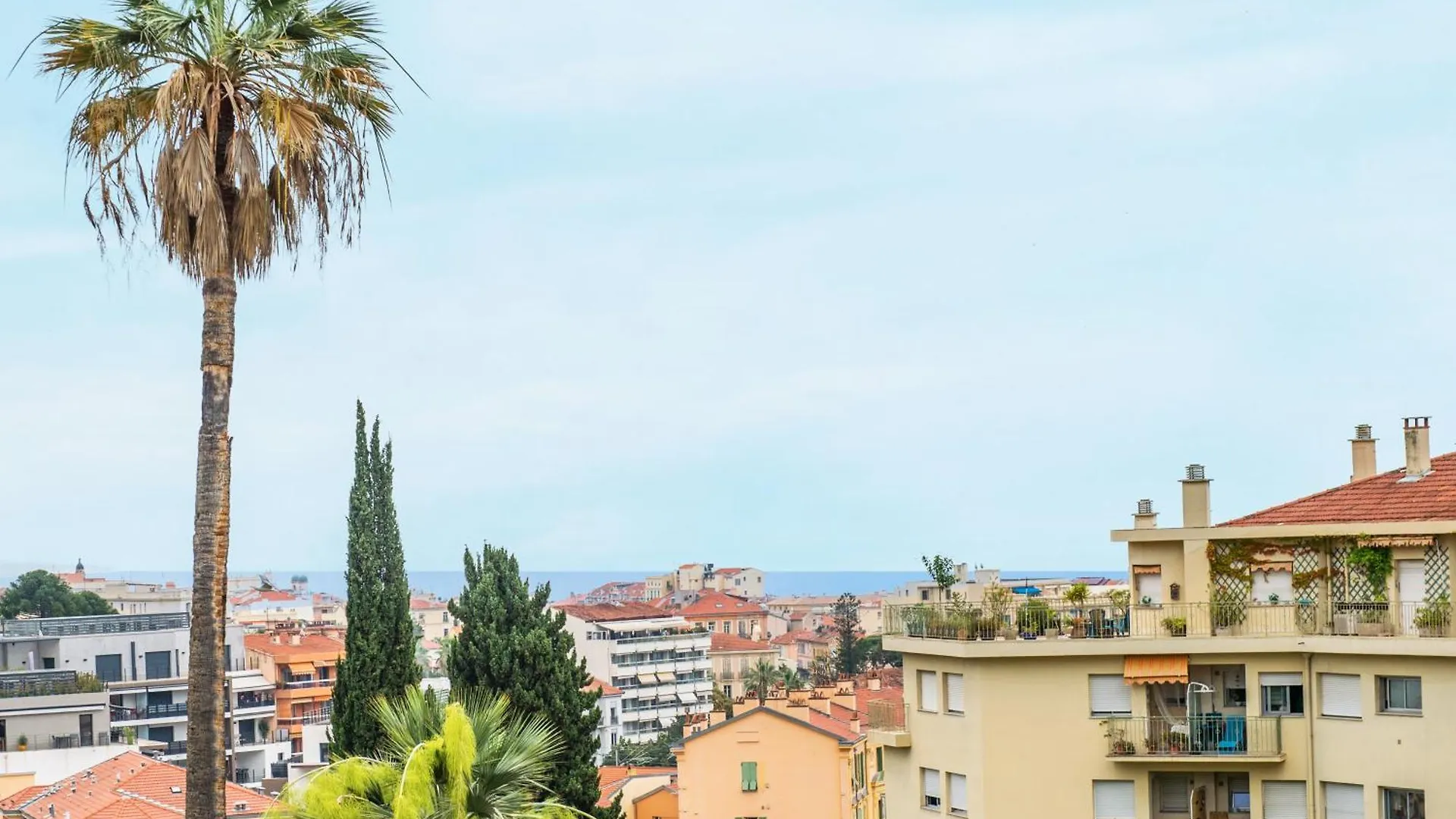 Mont Fleuri- Somptueux 2 Pieces - Parking - Menton Apartment